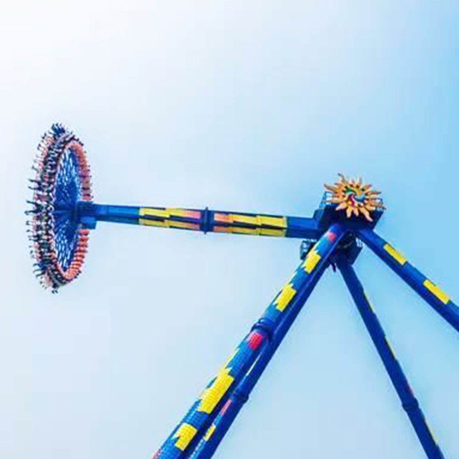 23-seat pendulum ride in operation