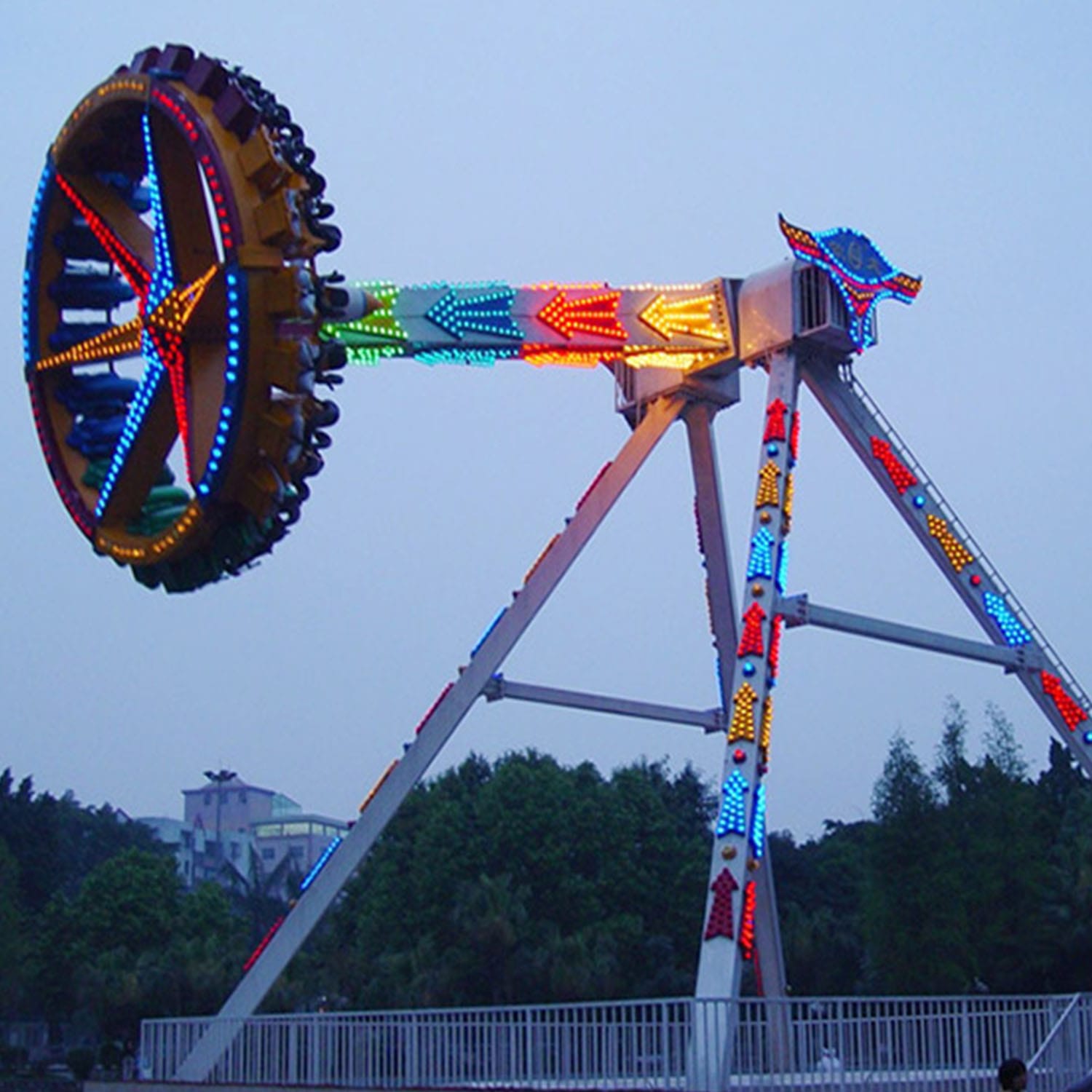 23-seat pendulum ride top view