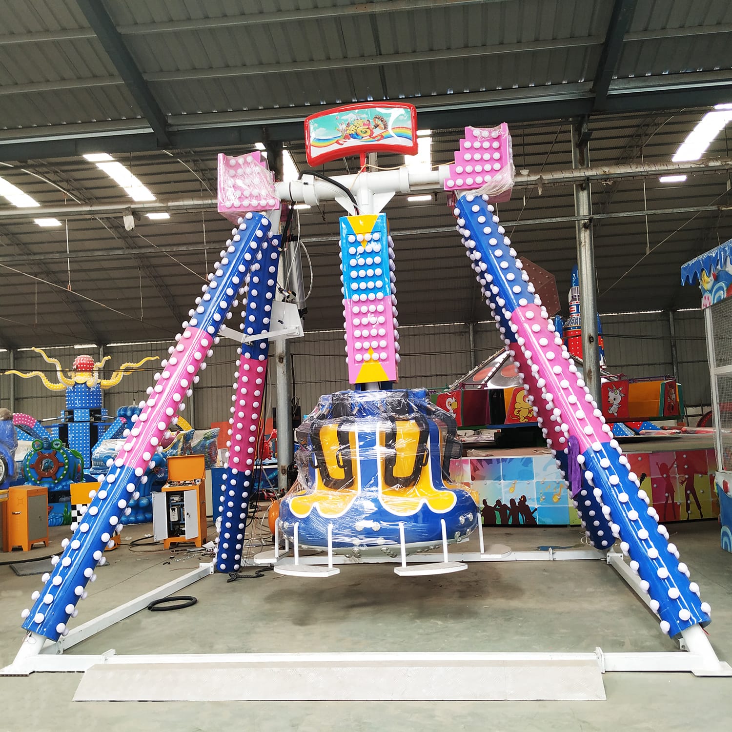 23-seat pendulum ride side view