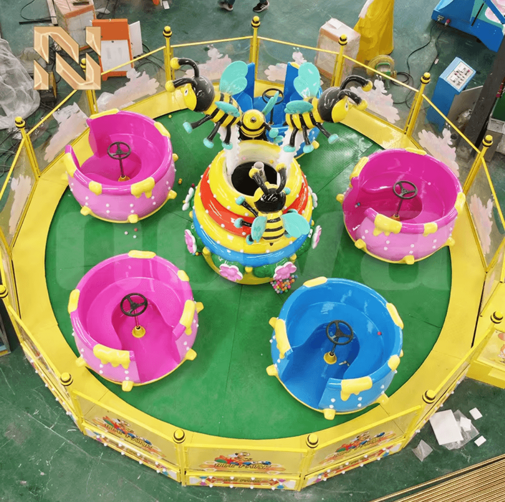 Flying Turntable in operation with riders enjoying the experience