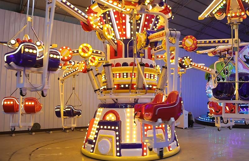 Side view of the amusement equipment