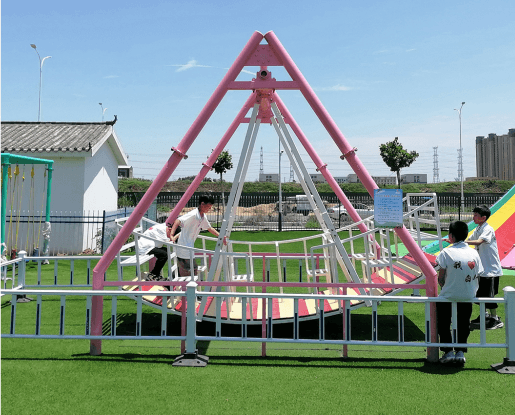 Non-powered Pirate Ship - A pirate-themed play structure without motor